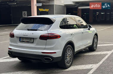 Внедорожник / Кроссовер Porsche Cayenne 2015 в 