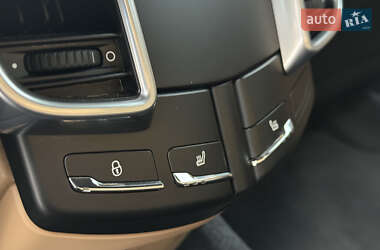 Позашляховик / Кросовер Porsche Cayenne 2015 в Києві