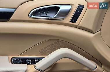 Внедорожник / Кроссовер Porsche Cayenne 2013 в 