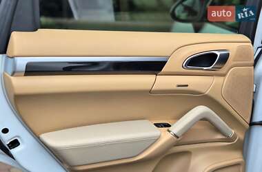 Внедорожник / Кроссовер Porsche Cayenne 2013 в 