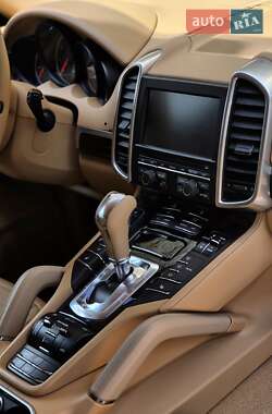 Внедорожник / Кроссовер Porsche Cayenne 2013 в 