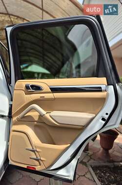 Внедорожник / Кроссовер Porsche Cayenne 2013 в 