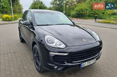 Позашляховик / Кросовер Porsche Cayenne 2016 в Львові