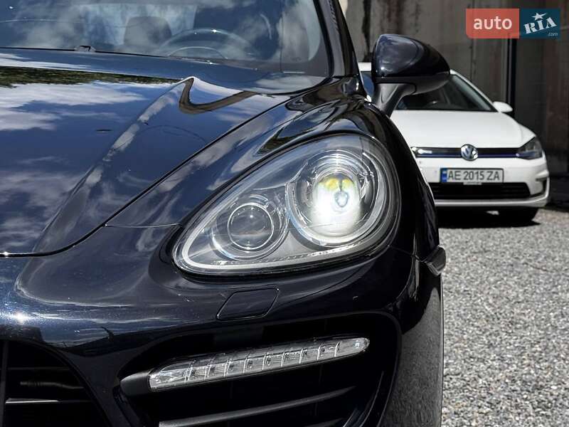 Внедорожник / Кроссовер Porsche Cayenne 2013 в Днепре