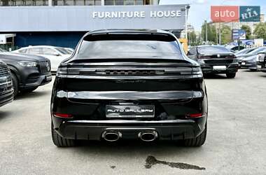 Внедорожник / Кроссовер Porsche Cayenne 2024 в 