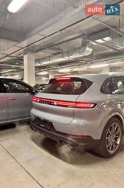 Внедорожник / Кроссовер Porsche Cayenne 2024 в 