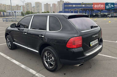 Внедорожник / Кроссовер Porsche Cayenne 2004 в 