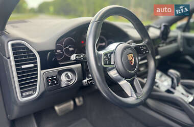 Позашляховик / Кросовер Porsche Cayenne 2019 в 