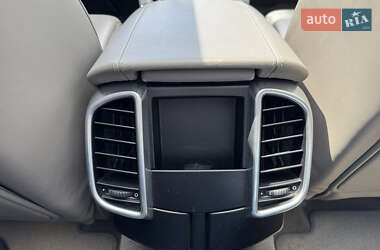 Внедорожник / Кроссовер Porsche Cayenne 2013 в 