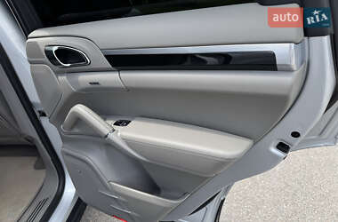 Внедорожник / Кроссовер Porsche Cayenne 2013 в 