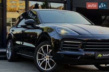 Позашляховик / Кросовер Porsche Cayenne 2021 в 