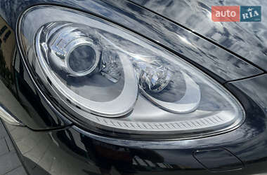 Позашляховик / Кросовер Porsche Cayenne 2012 в 