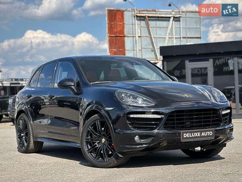 Внедорожник / Кроссовер Porsche Cayenne 2014 в Киеве