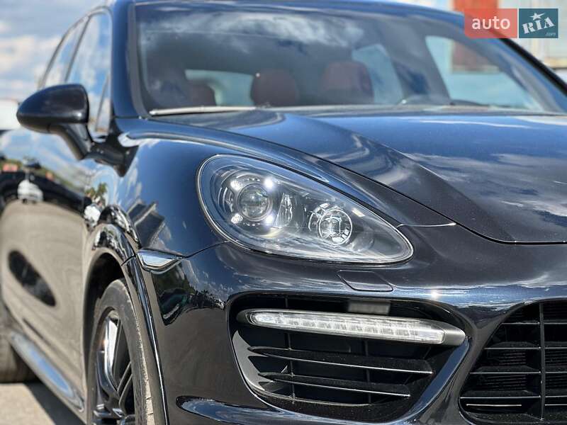 Внедорожник / Кроссовер Porsche Cayenne 2014 в Киеве