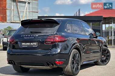 Внедорожник / Кроссовер Porsche Cayenne 2014 в 
