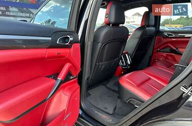Внедорожник / Кроссовер Porsche Cayenne 2014 в 