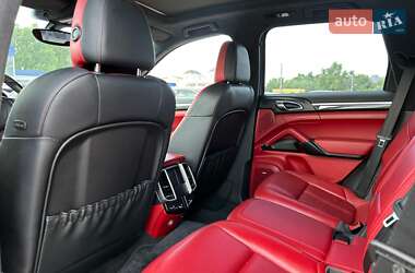Внедорожник / Кроссовер Porsche Cayenne 2014 в 