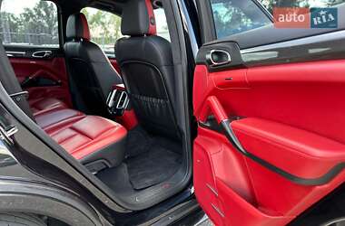 Внедорожник / Кроссовер Porsche Cayenne 2014 в 