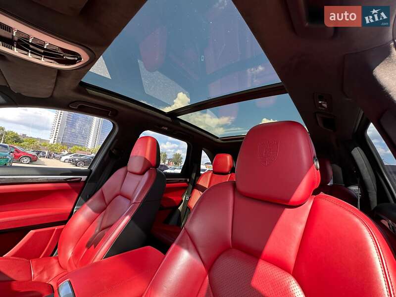 Внедорожник / Кроссовер Porsche Cayenne 2014 в Киеве