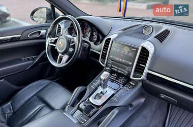 Внедорожник / Кроссовер Porsche Cayenne 2017 в 
