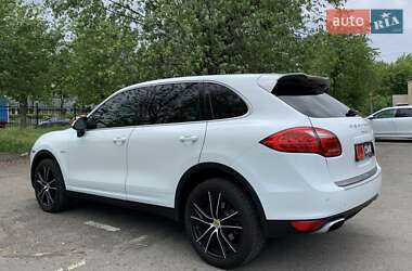 Внедорожник / Кроссовер Porsche Cayenne 2014 в 