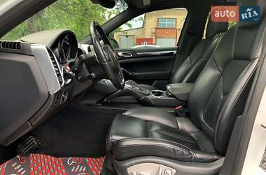 Внедорожник / Кроссовер Porsche Cayenne 2014 в 