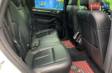 Внедорожник / Кроссовер Porsche Cayenne 2014 в 