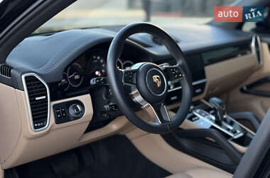 Внедорожник / Кроссовер Porsche Cayenne 2019 в 