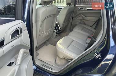 Внедорожник / Кроссовер Porsche Cayenne 2011 в 