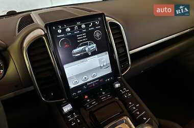 Внедорожник / Кроссовер Porsche Cayenne 2011 в 