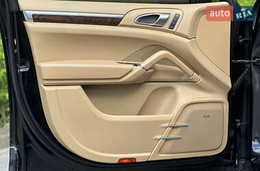 Позашляховик / Кросовер Porsche Cayenne 2010 в 