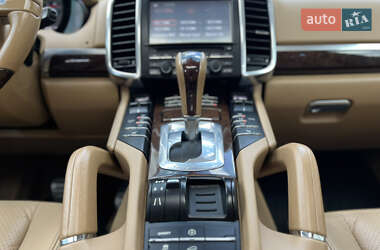 Позашляховик / Кросовер Porsche Cayenne 2010 в 
