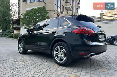 Внедорожник / Кроссовер Porsche Cayenne 2012 в 
