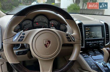 Внедорожник / Кроссовер Porsche Cayenne 2012 в 