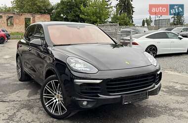 Внедорожник / Кроссовер Porsche Cayenne 2015 в 