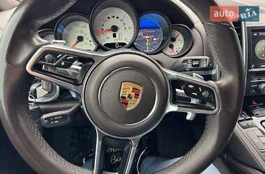 Внедорожник / Кроссовер Porsche Cayenne 2015 в 