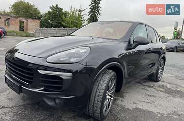 Внедорожник / Кроссовер Porsche Cayenne 2015 в 