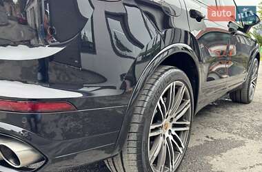 Внедорожник / Кроссовер Porsche Cayenne 2015 в 