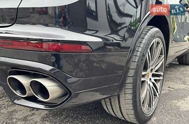 Внедорожник / Кроссовер Porsche Cayenne 2015 в 