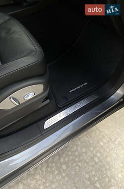 Внедорожник / Кроссовер Porsche Cayenne 2010 в 