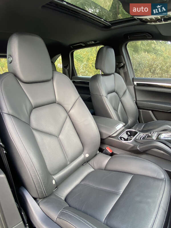 Позашляховик / Кросовер Porsche Cayenne 2010 в Києві фото 29 Позашляховик / Кросовер Porsche Cayenne 2010 в Києві
