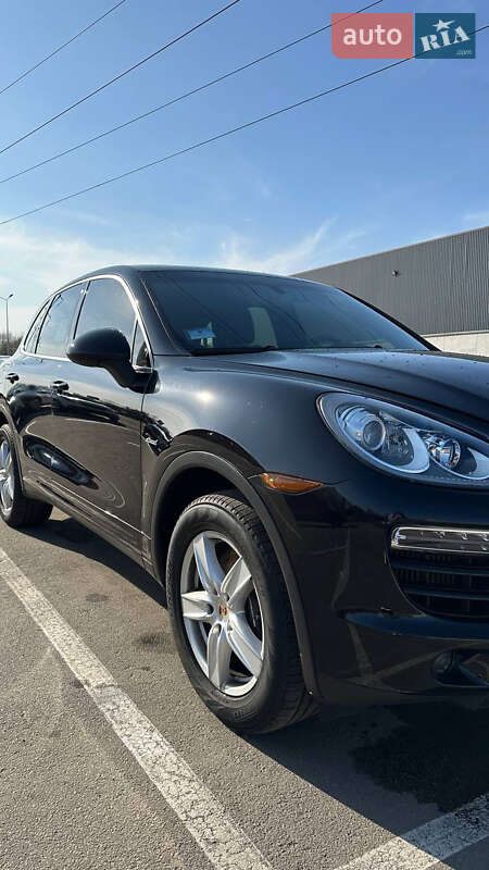 Внедорожник / Кроссовер Porsche Cayenne 2012 в Ирпене