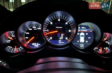 Позашляховик / Кросовер Porsche Cayenne 2012 в 