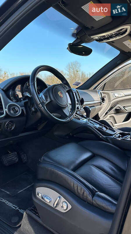 Внедорожник / Кроссовер Porsche Cayenne 2012 в Ирпене