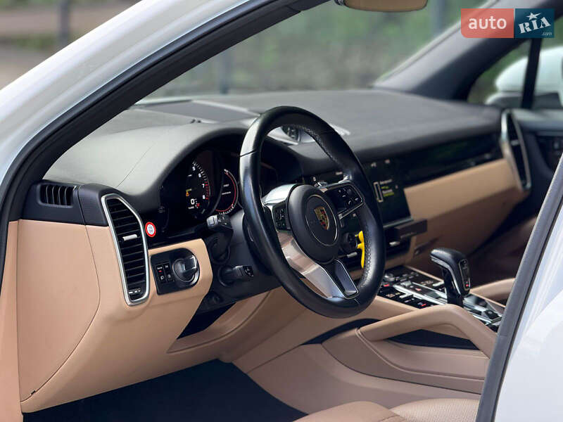 Внедорожник / Кроссовер Porsche Cayenne 2021 в Львове