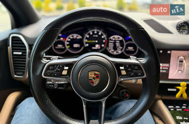 Внедорожник / Кроссовер Porsche Cayenne 2021 в 