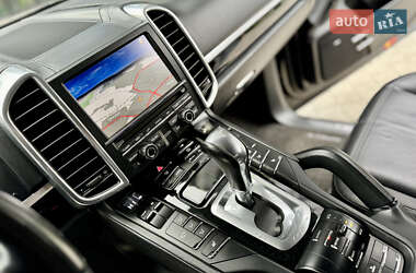 Внедорожник / Кроссовер Porsche Cayenne 2011 в 
