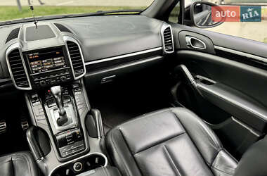 Внедорожник / Кроссовер Porsche Cayenne 2011 в 