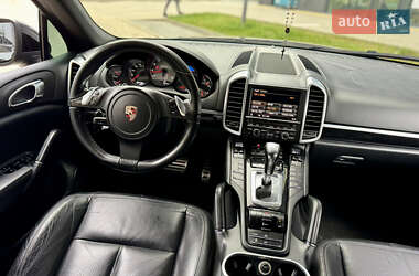 Внедорожник / Кроссовер Porsche Cayenne 2011 в 