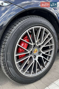 Внедорожник / Кроссовер Porsche Cayenne 2013 в 